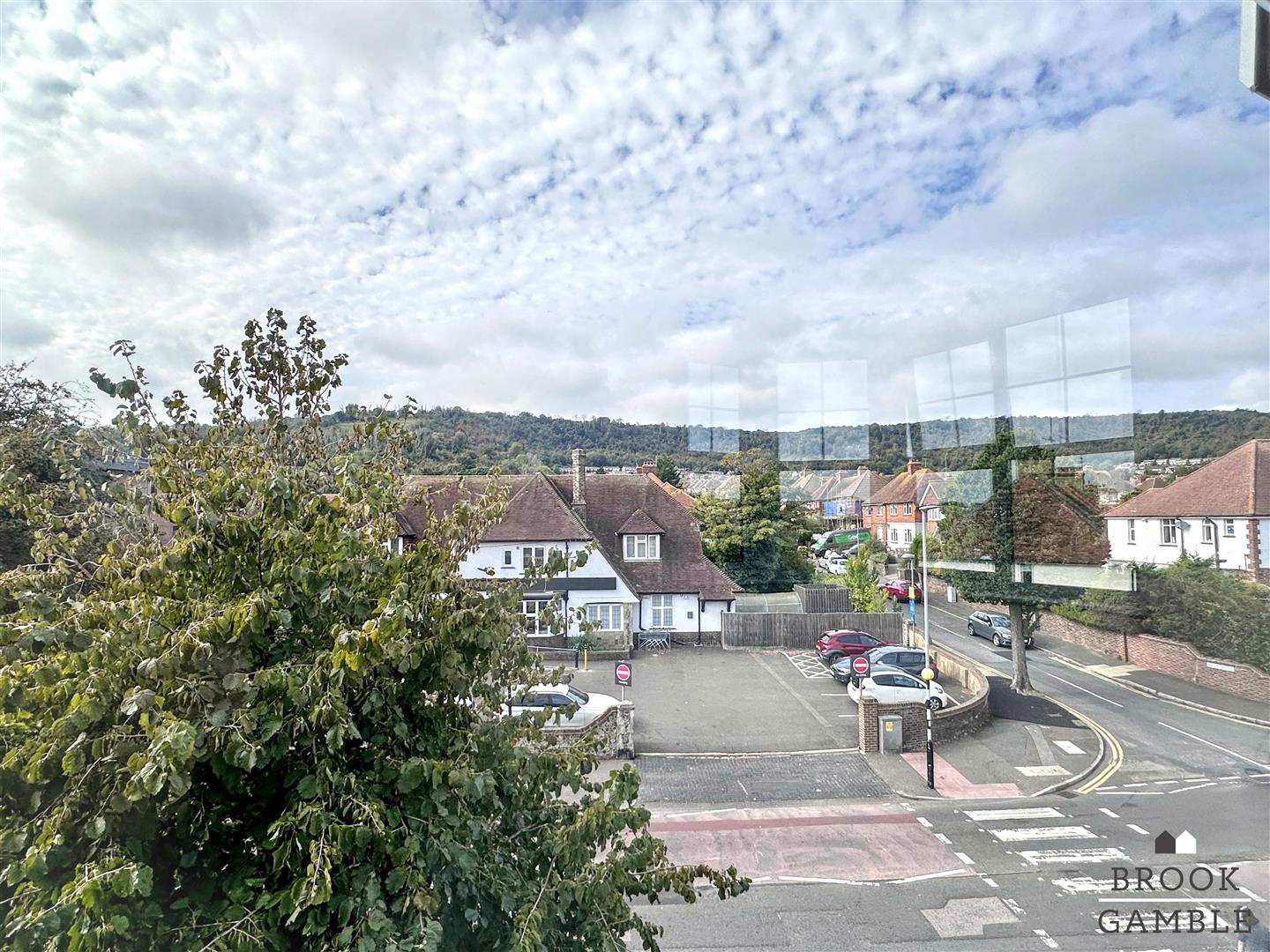 3 Bedroom Flat. Albert Parade in Eastbourne, East Sussex 19